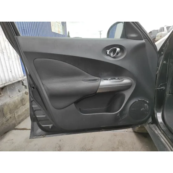 NISSAN JUKE (F15) '2012 * NEGRO