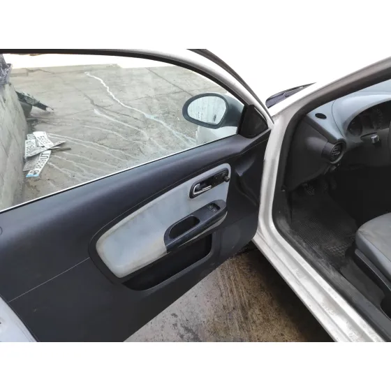 SEAT IBIZA (6L1) '2003 1.9 SDI BLANCO