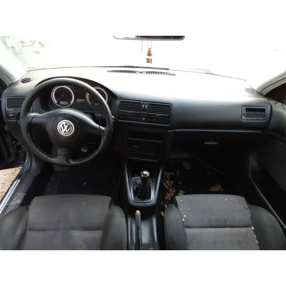 VOLKSWAGEN BORA BERLINA (1J2) '2001 2.0 AZUL