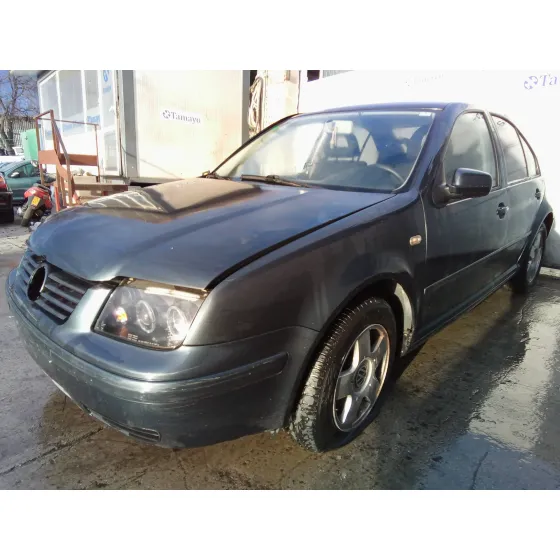 VOLKSWAGEN BORA BERLINA (1J2) '2001 2.0 AZUL