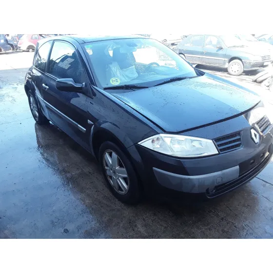 RENAULT MEGANE II BERLINA 3P '2004 1.6 16V NEGRO