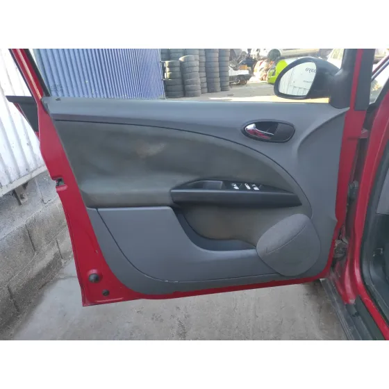 SEAT ALTEA (5P1) '2005 * ROJO