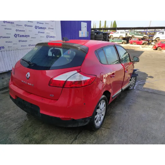 RENAULT MEGANE III BERLINA 5 P '2012 1.5 DCI DIESEL FAP ROJO