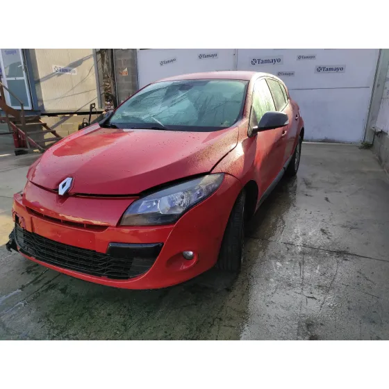 RENAULT MEGANE III BERLINA 5 P '2012 1.5 DCI DIESEL FAP ROJO