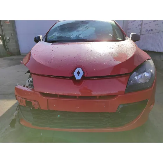RENAULT MEGANE III BERLINA 5 P '2012 1.5 DCI DIESEL FAP ROJO