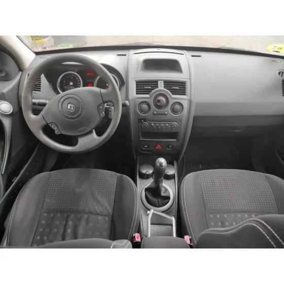 RENAULT MEGANE II BERLINA 5P '2005 1.6 16V GRANATE