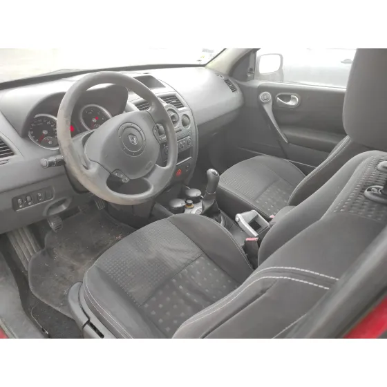 RENAULT MEGANE II BERLINA 5P '2005 1.6 16V GRANATE