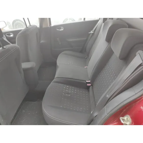 RENAULT MEGANE II BERLINA 5P '2005 1.6 16V GRANATE