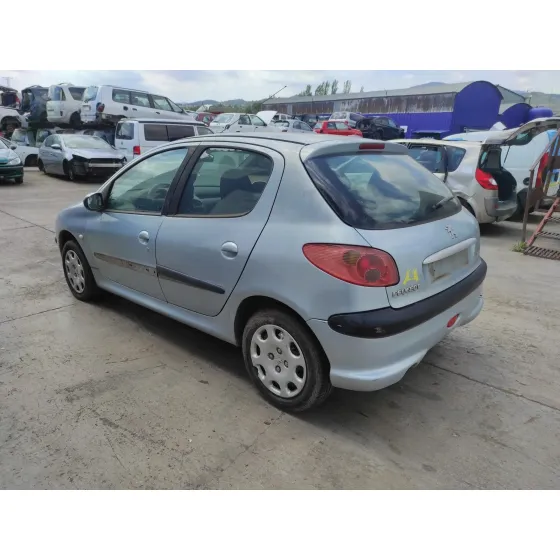 PEUGEOT 206 BERLINA '2004 1.4 PLATA