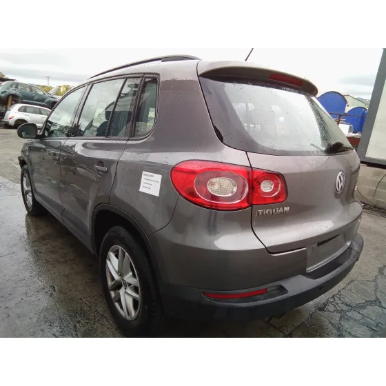 VOLKSWAGEN TIGUAN (5N1) '2009 2.0 TDI GRIS METALIZADO