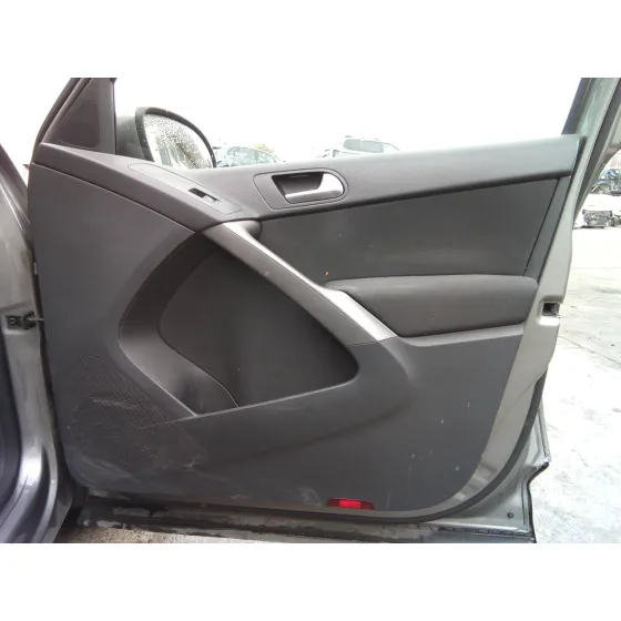 VOLKSWAGEN TIGUAN (5N1) '2009 2.0 TDI GRIS METALIZADO