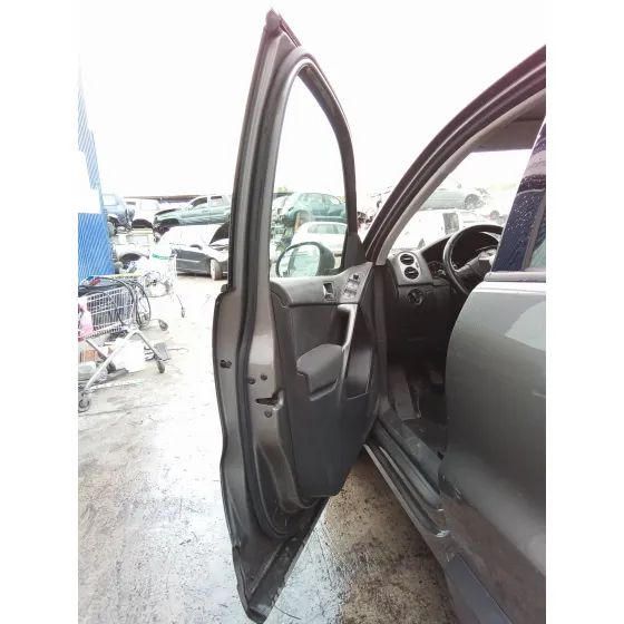VOLKSWAGEN TIGUAN (5N1) '2009 2.0 TDI GRIS METALIZADO