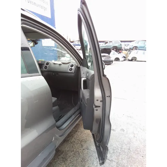 VOLKSWAGEN TIGUAN (5N1) '2009 2.0 TDI GRIS METALIZADO