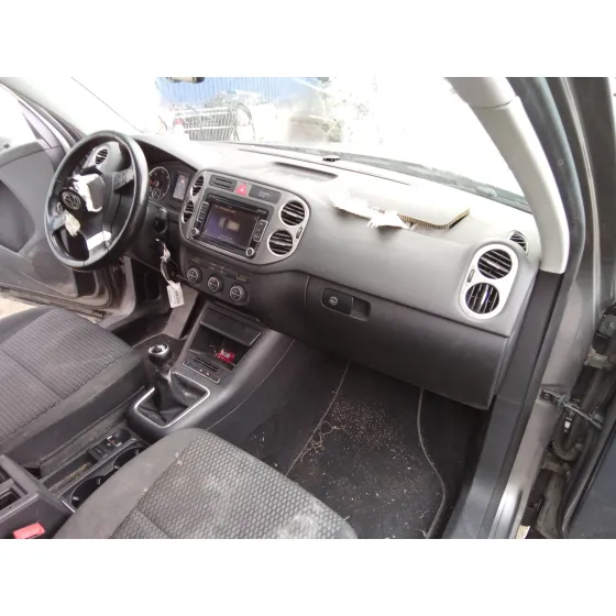 VOLKSWAGEN TIGUAN (5N1) '2009 2.0 TDI GRIS METALIZADO