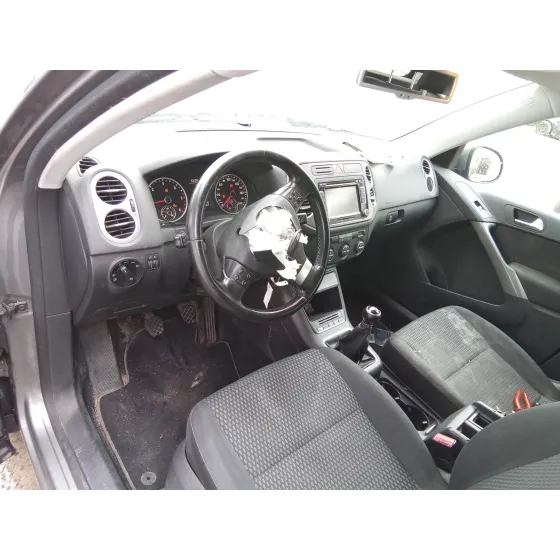 VOLKSWAGEN TIGUAN (5N1) '2009 2.0 TDI GRIS METALIZADO