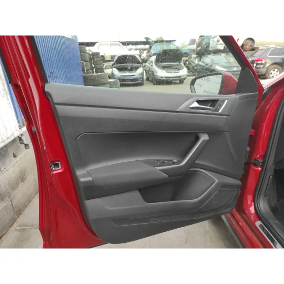 VOLKSWAGEN POLO '2023 1.0 TSI ROJO