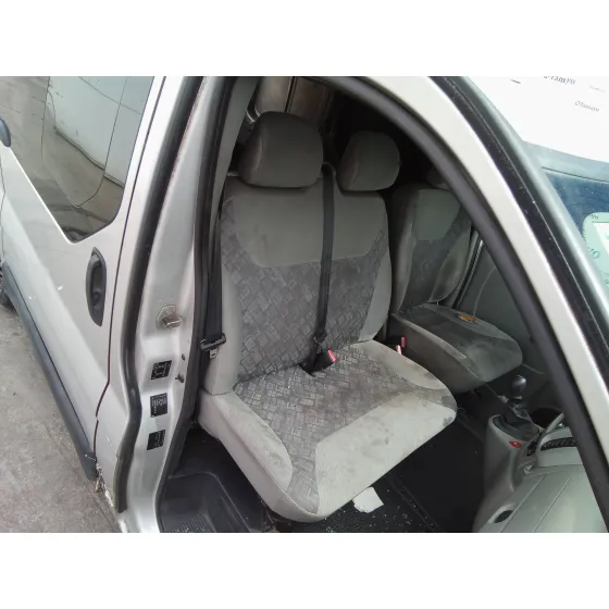 OPEL VIVARO '2004 1.9 CDTI CAT (F9Q-760 / L08) PLATA
