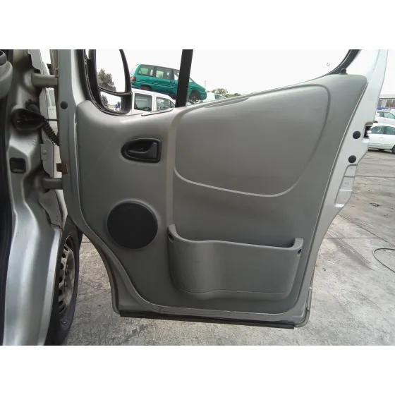OPEL VIVARO '2004 1.9 CDTI CAT (F9Q-760 / L08) PLATA