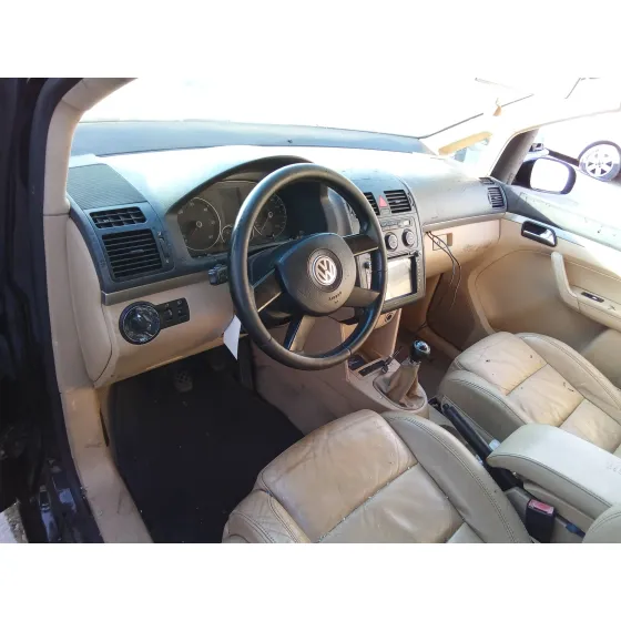 VOLKSWAGEN TOURAN (1T1) '2004 2.0 TDI NEGRO