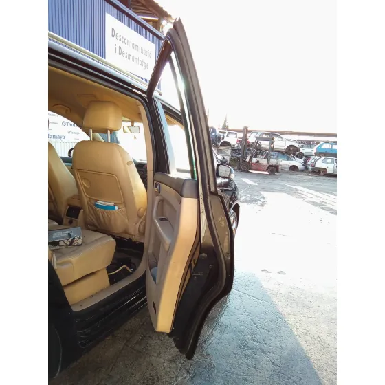 VOLKSWAGEN TOURAN (1T1) '2004 2.0 TDI NEGRO