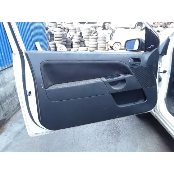FORD FIESTA (CBK) '2006 VAN BLANCO