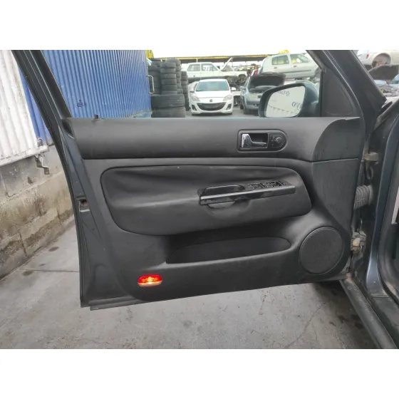 VOLKSWAGEN GOLF IV BERLINA (1J1) '2003 * GRIS