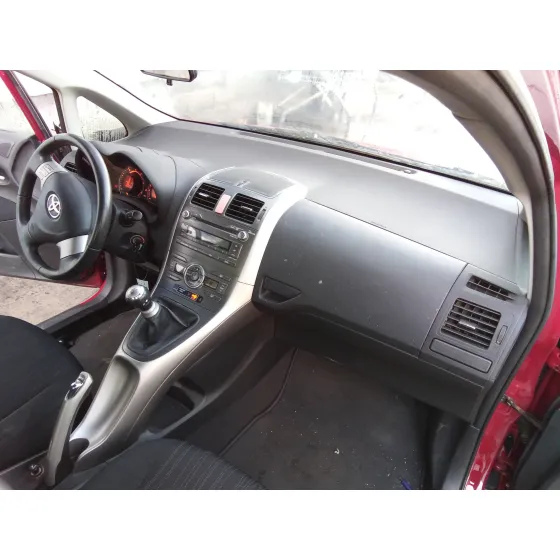 TOYOTA AURIS '2008 1.4 TURBODIESEL CAT ROJO