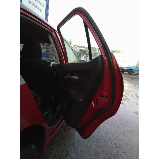 TOYOTA AURIS '2008 1.4 TURBODIESEL CAT ROJO