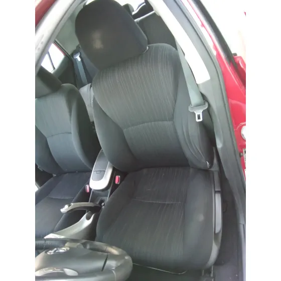 TOYOTA AURIS '2008 1.4 TURBODIESEL CAT ROJO