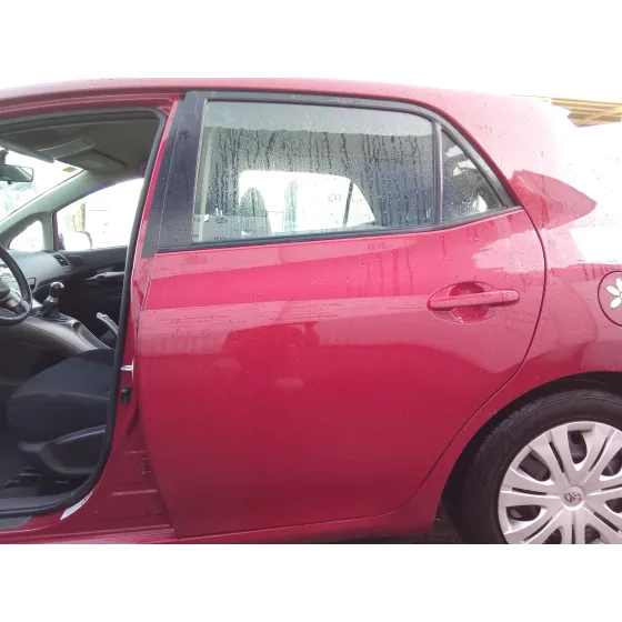 TOYOTA AURIS '2008 1.4 TURBODIESEL CAT ROJO
