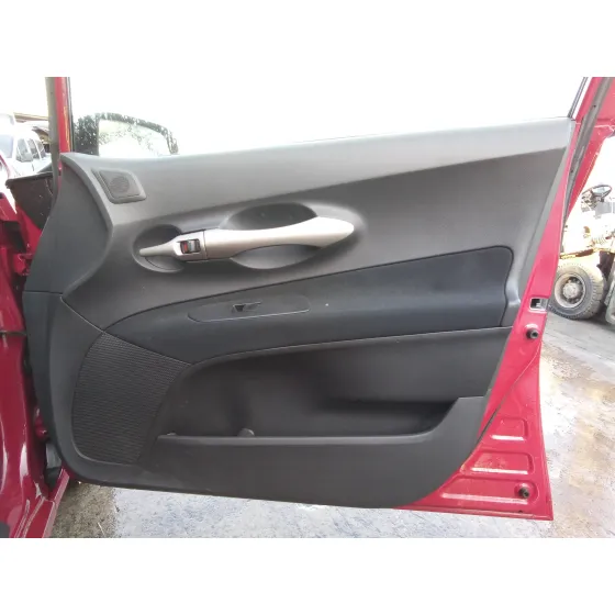 TOYOTA AURIS '2008 1.4 TURBODIESEL CAT ROJO