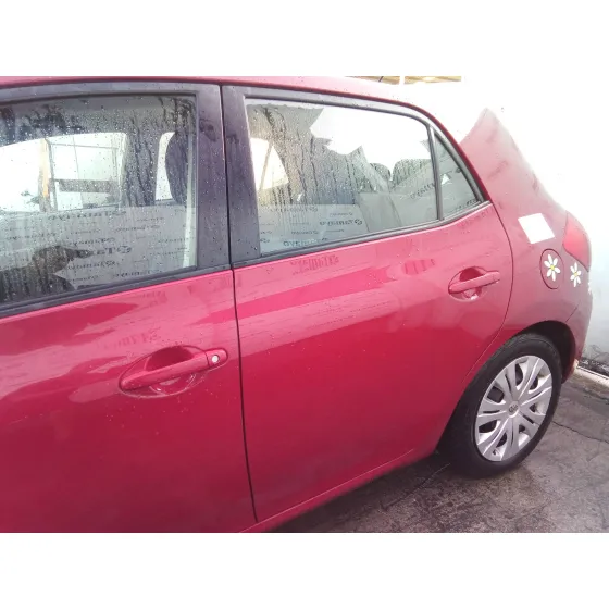TOYOTA AURIS '2008 1.4 TURBODIESEL CAT ROJO