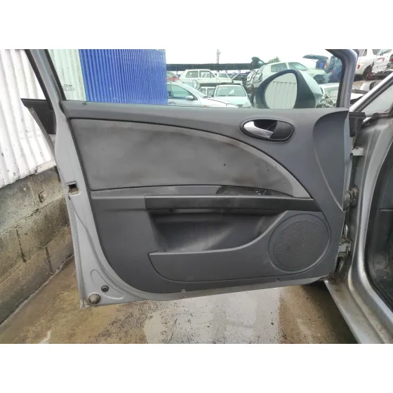 SEAT LEON (1P1) '2010 1.6 TDI PLATA