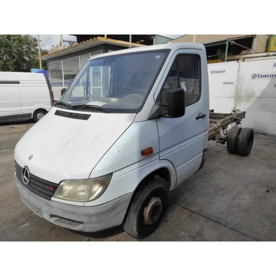 MERCEDES SPRINTER CHASIS-CABINA '2002 411CDI BLANCO