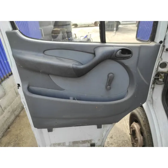 MERCEDES SPRINTER CHASIS-CABINA '2002 411CDI BLANCO