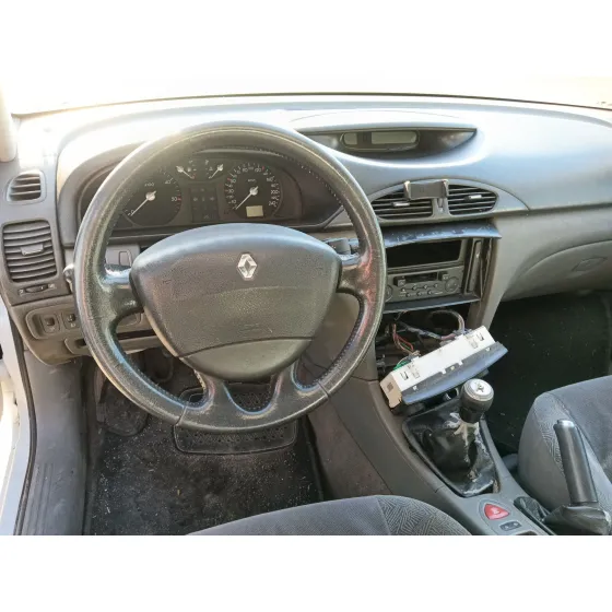 Renault LAGUNA II (BG0/1_) 2001