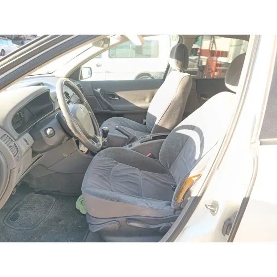 Renault LAGUNA II (BG0/1_) 2001