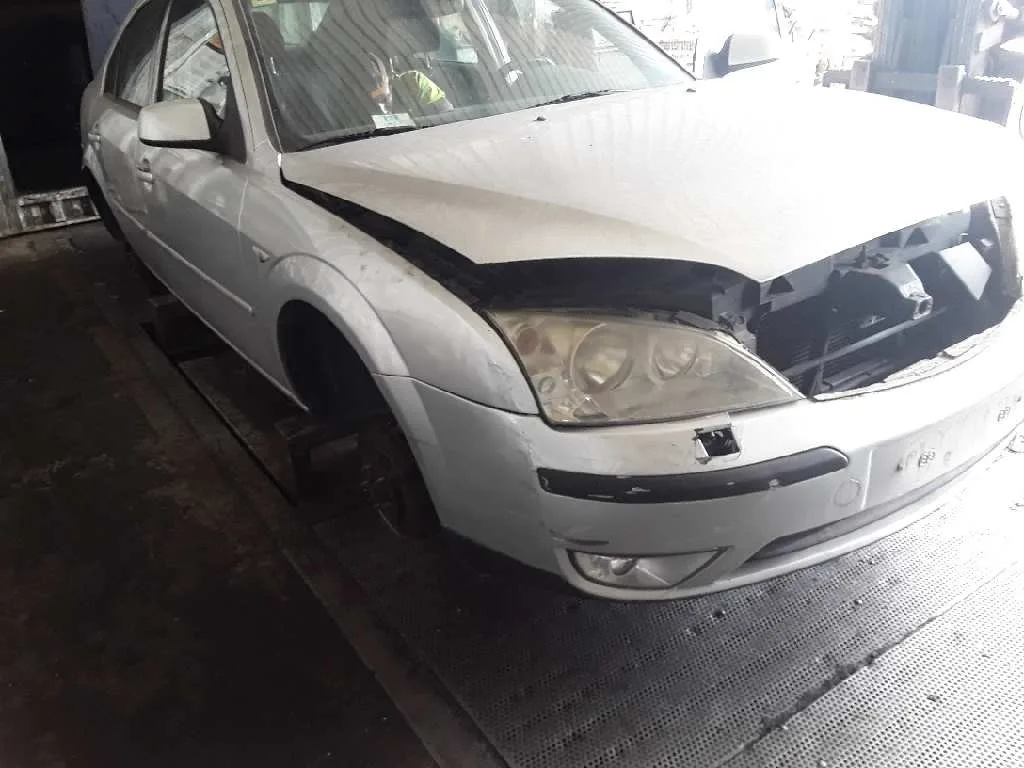 FORD MONDEO BERLINA (GE) FORD MONDEO BERLINA (GE) '2004 2.0 TDCI CAT PLATA 2000