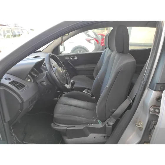 RENAULT MEGANE II BERLINA 5P '2005 1.5 DCI DIESEL PLATA