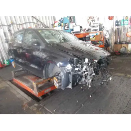 VOLKSWAGEN POLO (6R1) '2011 1.6 TDI NEGRO