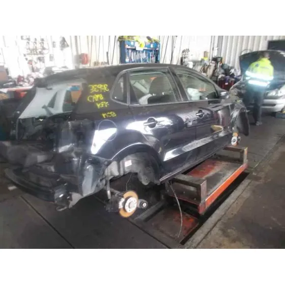 VOLKSWAGEN POLO (6R1) '2011 1.6 TDI NEGRO