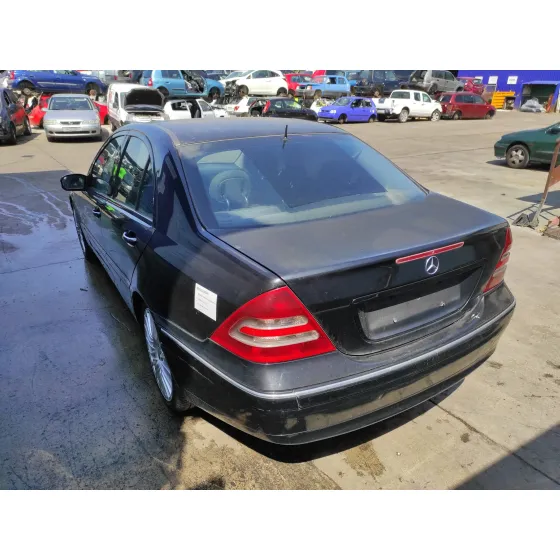 MERCEDES CLASE C (W203) BERLINA '2005 2.7 CDI 20V CAT NEGRO