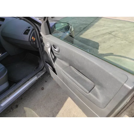 RENAULT MEGANE II BERLINA 3P '2006 1.9 DCI DIESEL FAP NEGRO