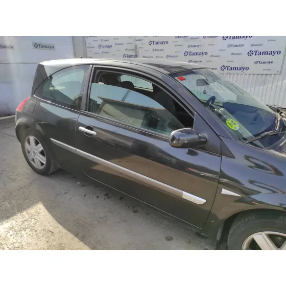 RENAULT MEGANE II BERLINA 3P '2006 1.9 DCI DIESEL FAP NEGRO