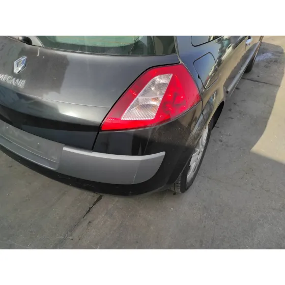 RENAULT MEGANE II BERLINA 3P '2006 1.9 DCI DIESEL FAP NEGRO