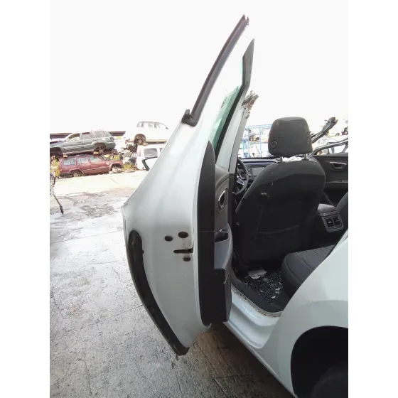 SEAT LEON (5F1) '2013 1.6 TDI BLANCO