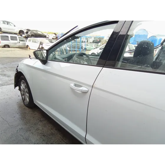 SEAT LEON (5F1) '2013 1.6 TDI BLANCO