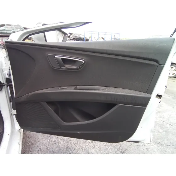 SEAT LEON (5F1) '2013 1.6 TDI BLANCO