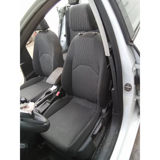 SEAT LEON (5F1) '2013 1.6 TDI BLANCO