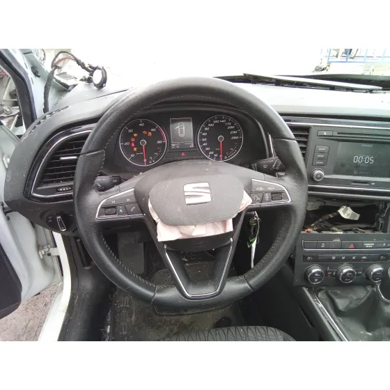 SEAT LEON (5F1) '2013 1.6 TDI BLANCO